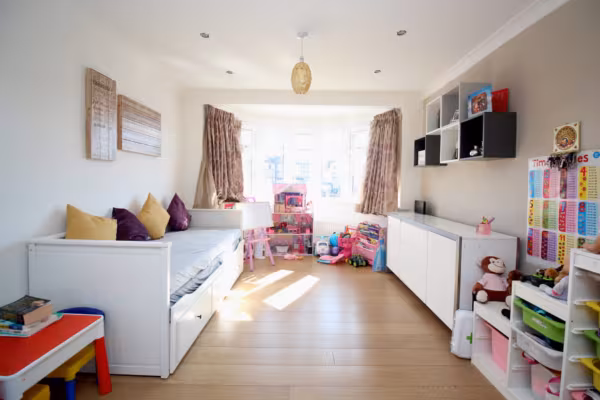 Kings Road, Rayner Lane, HA2 9LQ