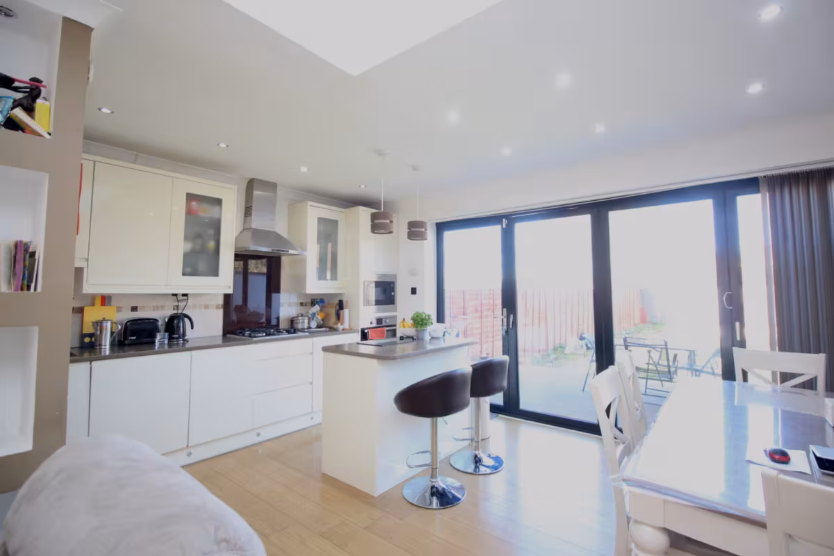 Kings road, Rayners Lane, Middlesex, HA2 9LQ