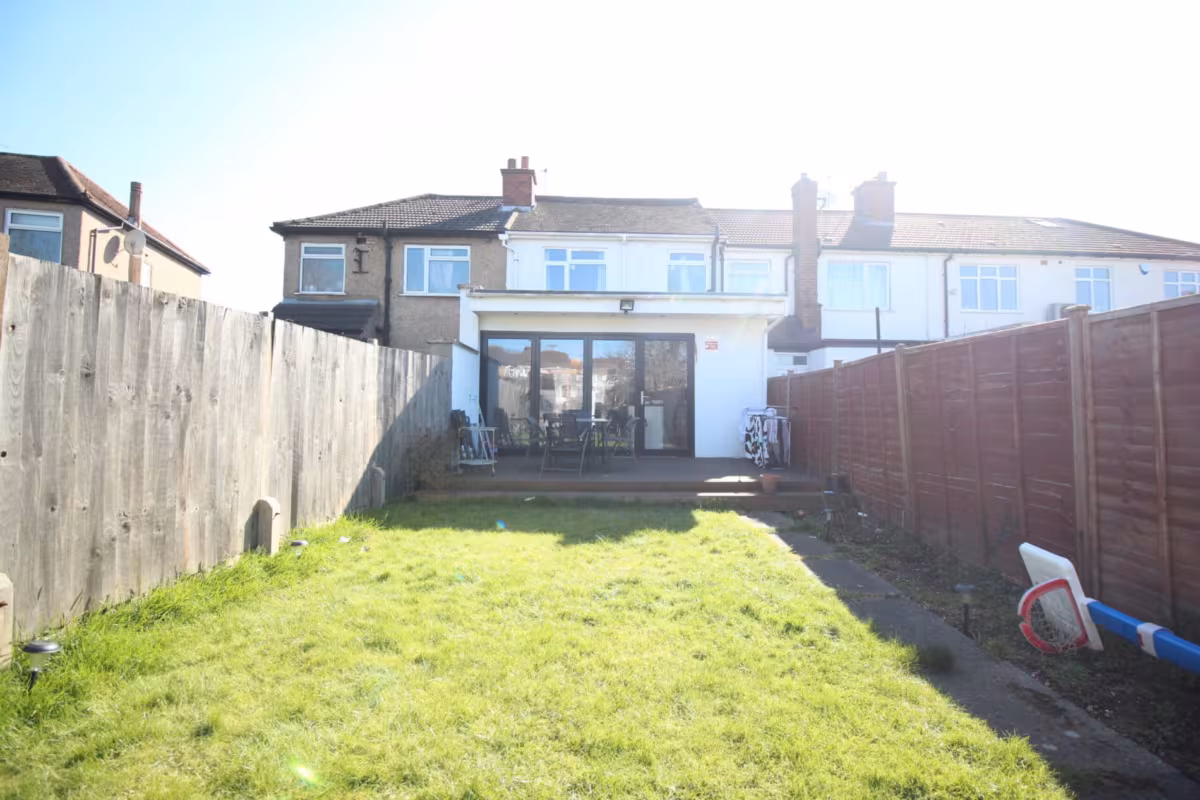 Kings road, Rayners Lane, Middlesex, HA2 9LQ