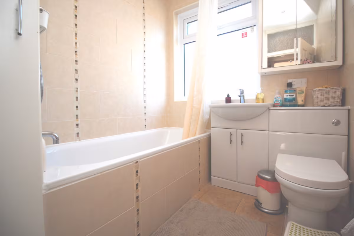 Kings Road, Rayner Lane, HA2 9LQ