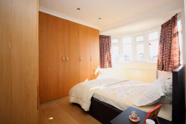 Kings Road, Rayner Lane, HA2 9LQ