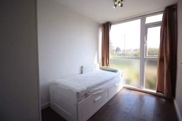 Fryent Close, Kingsbury, London, NW9 9SD