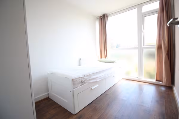 Fryent Close, Kingsbury, London, NW9 9SD