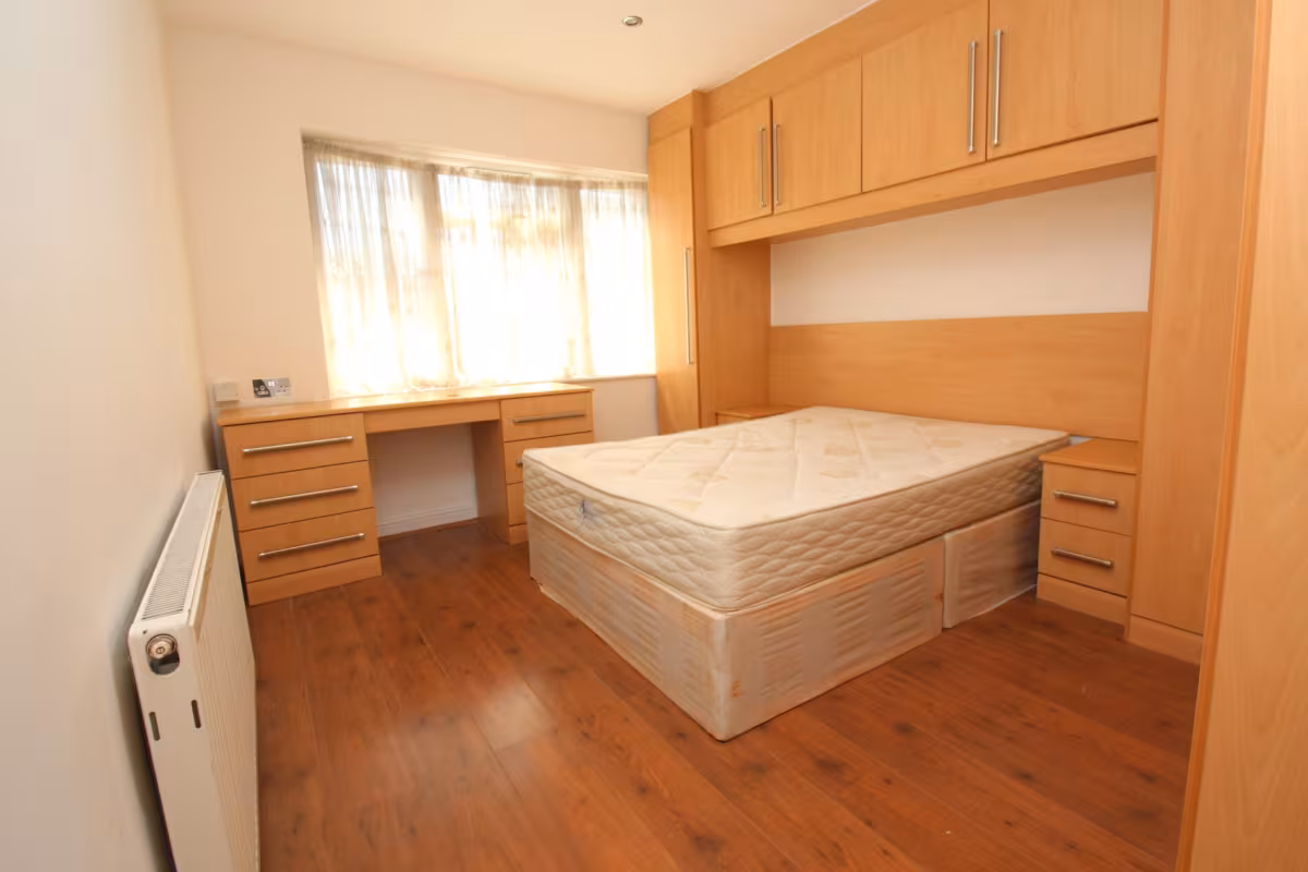 Queens Court, Kenton Lane, Harrow, HA3 8RL