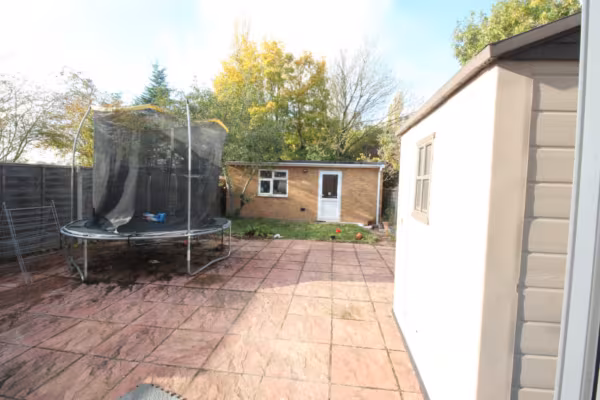 St. Davids Drive, Edgware, HA8 6JH