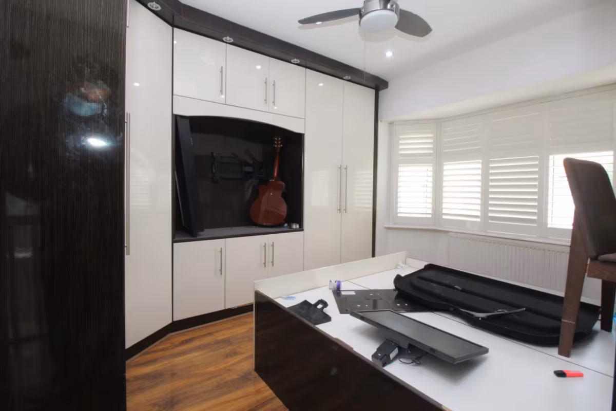 St. Davids Drive, Edgware, HA8 6JH