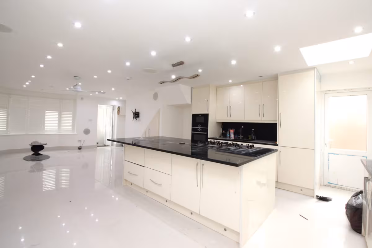 St. Davids Drive, Edgware, HA8 6JH
