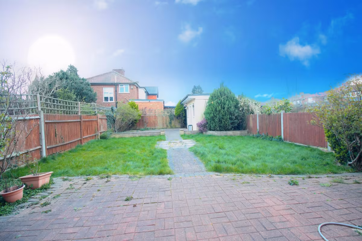 Crowshott Avenue, Stanmore, HA7 1HW