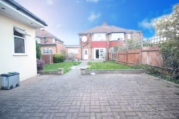 Crowshott Avenue, Stanmore, HA7 1HW