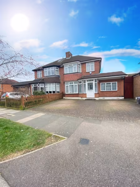 Crowshott Avenue, Stanmore, HA7 1HW