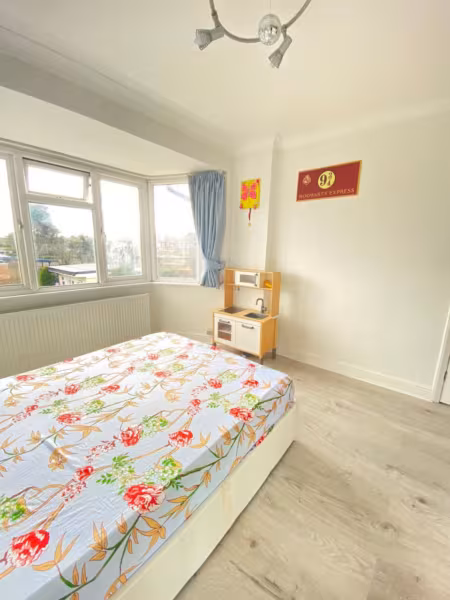 Crowshott Avenue, Stanmore, HA7 1HW
