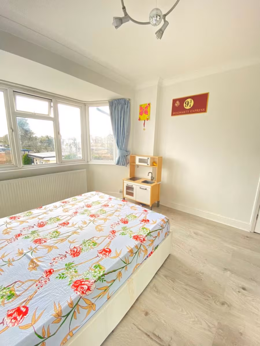 Crowshott Avenue, Stanmore, HA7 1HW