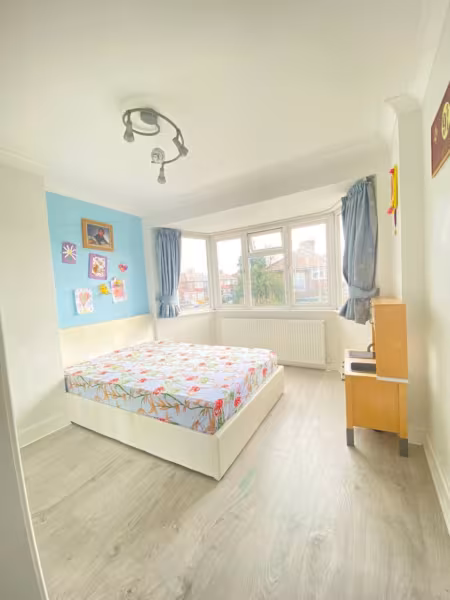 Crowshott Avenue, Stanmore, HA7 1HW