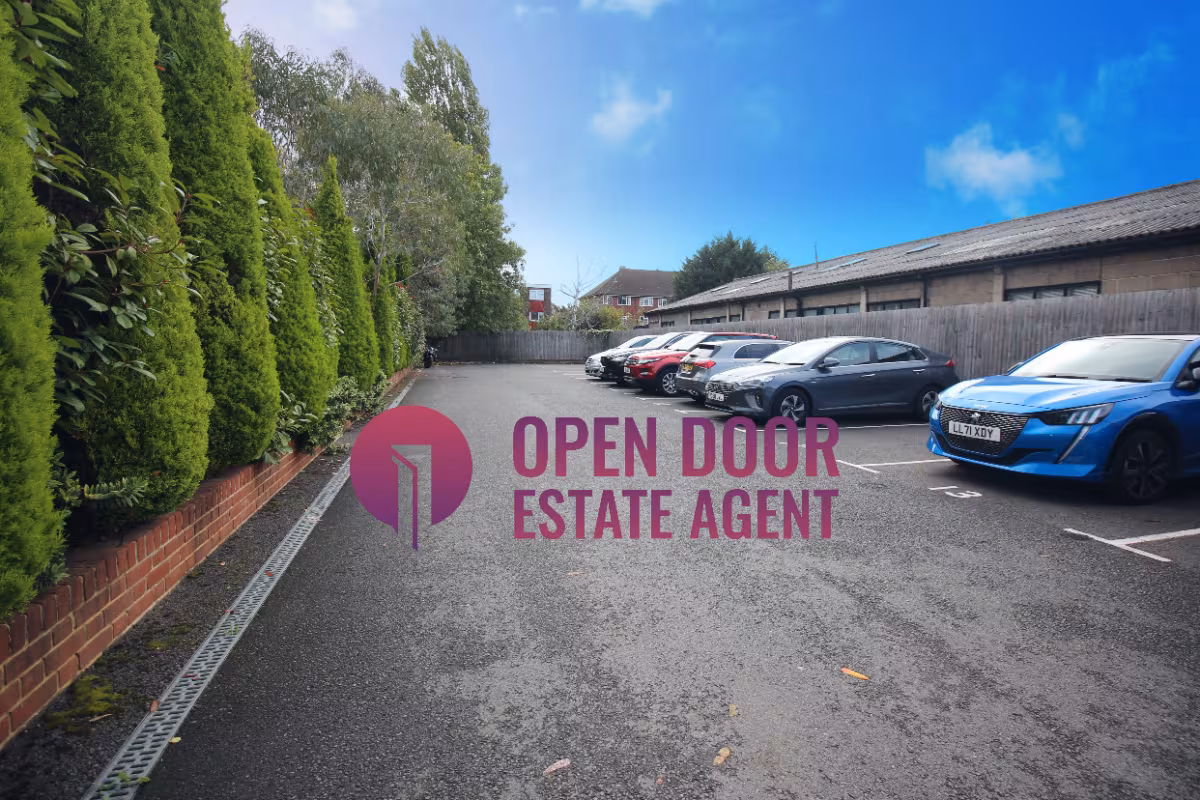 DUNFORD COURT, HATCH END, HA5 4LU