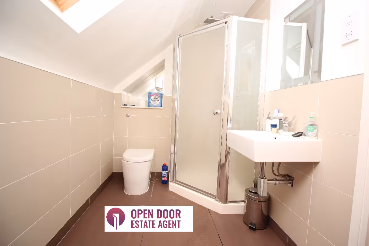 DUNFORD COURT, HATCH END, HA5 4LU
