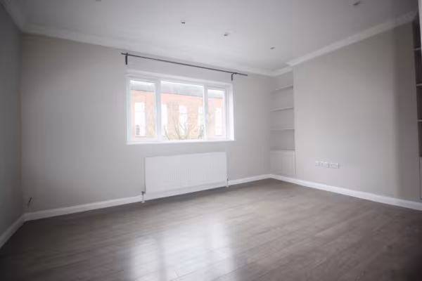 THE PARADE, GREENFORD, UB6