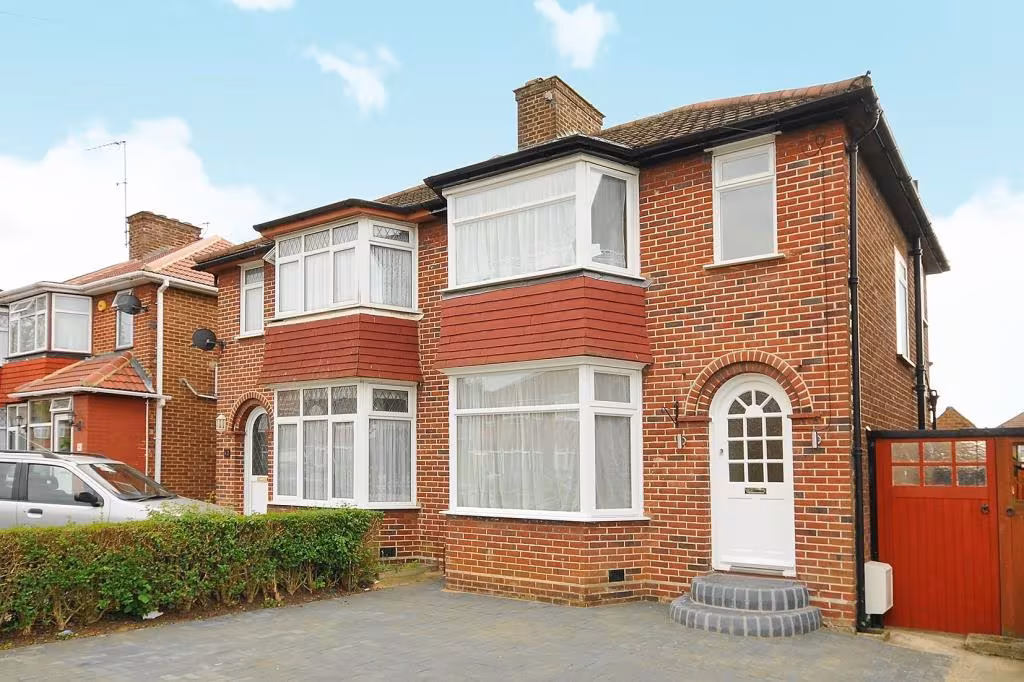 50, Anmersh Grove, HA7 1PA.