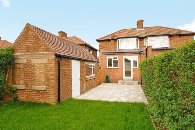 50, Anmersh Grove, HA7 1PA.